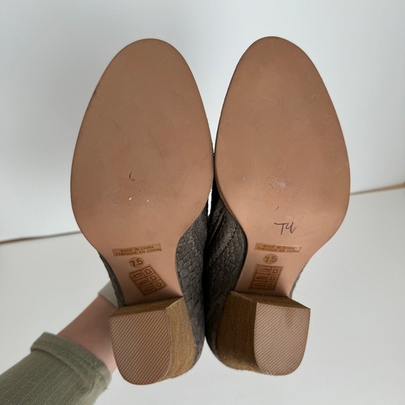 Jeffrey Campbell womens gray suede croc embossed Rosalee booties size 7.5 - Picture 4 of 9